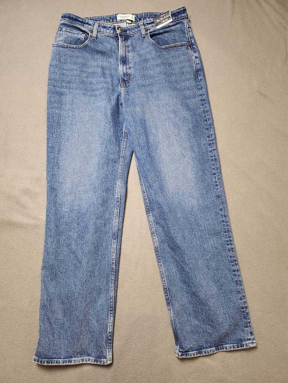 Abercrombie NWT Curve Love High Rise 90s Relaxed Jean